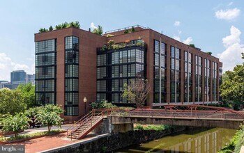 3303 Water St NW in Washington, DC - Building Photo - Building Photo