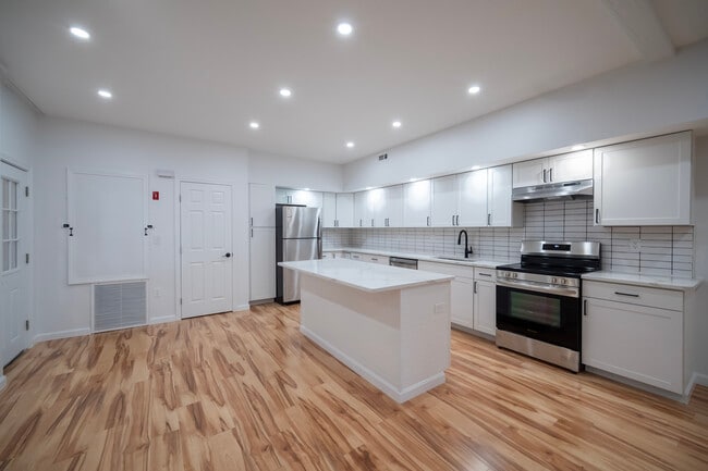 property at 10 Wampanoag Trl