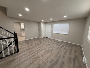 5918 Newcombe Ct in Arvada, CO - Foto de edificio - Building Photo