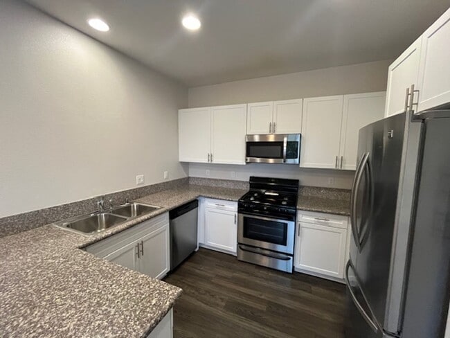 877 Humbert Ave in San Luis Obispo, CA - Building Photo - Building Photo