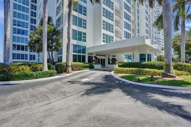 1620 S Ocean Blvd in Pompano Beach, FL - Foto de edificio - Building Photo
