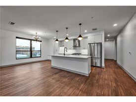 640 Wisconsin Ave N in Golden Valley, MN - Building Photo