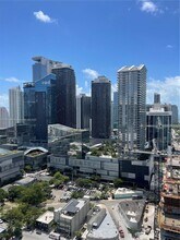 92 SW 3rd St, Unit 3203 in Miami, FL - Building Photo - Building Photo
