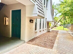 720 Lyndhurst St in Dunedin, FL - Building Photo - Building Photo