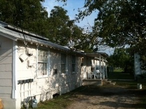 231-235 Gabriel in San Antonio, TX - Building Photo - Building Photo