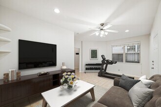 1135 Louise St in Houston, TX - Building Photo - Building Photo