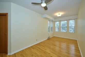 4904 N Springfield Ave in Chicago, IL - Building Photo - Building Photo