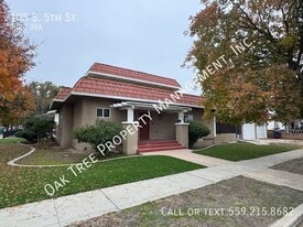 105 S 5th St in Fowler, CA - Building Photo
