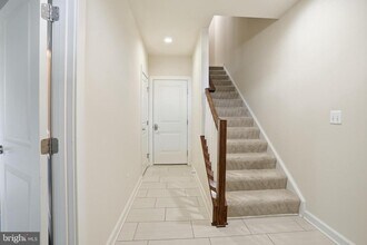 11387 Ridgeline Rd in Fairfax, VA - Building Photo - Building Photo