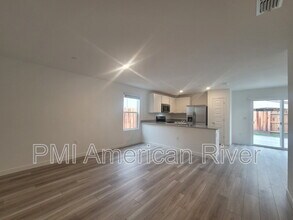 7433 Penfield Dr in Sacramento, CA - Building Photo - Building Photo