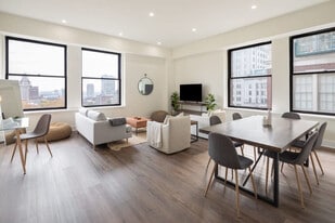 150S S Independence Mall W in Philadelphia, PA - Building Photo