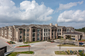 Rosalia Silverlake in Pearland, TX - Building Photo - Building Photo