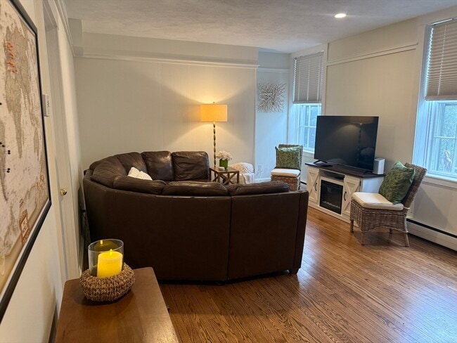 26 Summer St in Marblehead, MA - Building Photo - Building Photo