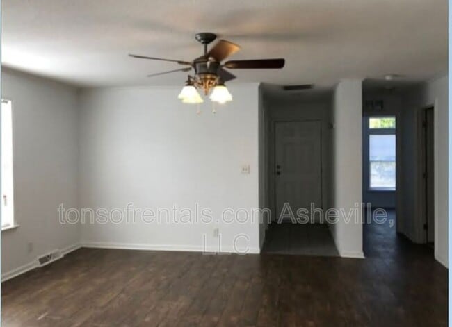 89 Fickley Dr in Hendersonville, NC - Building Photo - Building Photo