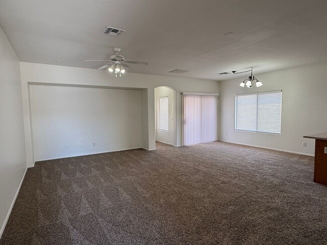 8810 W Hilton Ave in Tolleson, AZ - Building Photo - Building Photo
