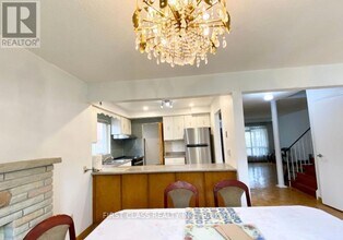84 Homedale Dr in Toronto, ON - Building Photo - Building Photo