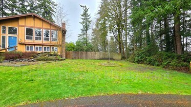 3712 NW Highland Ct in Silverdale, WA - Building Photo - Building Photo