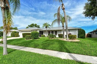 6722 Roxbury Dr in Sarasota, FL - Building Photo - Building Photo