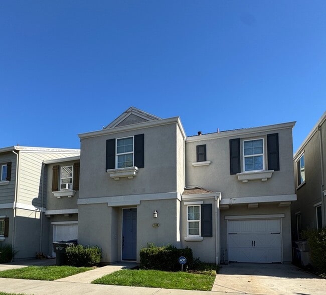 property at 2448 Boxwood St