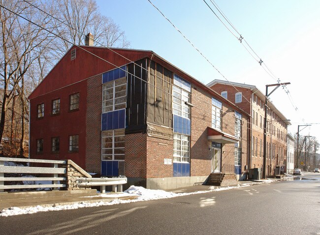 79-83 West St in New Milford, CT - Building Photo - Building Photo