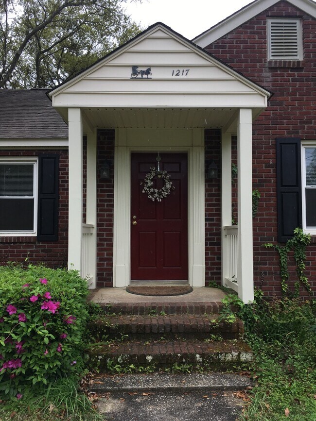 1217 Hollywood Dr in Charleston, SC - Building Photo - Building Photo