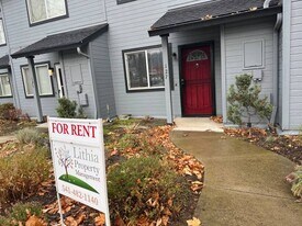 127 E Hersey St in Ashland, OR - Building Photo