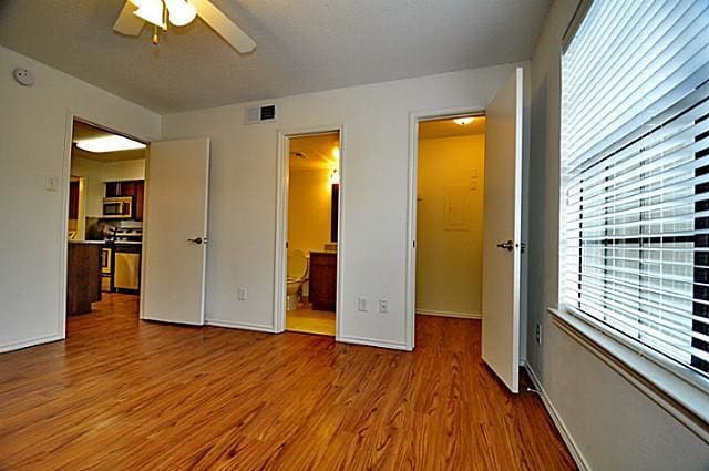 6910 Skillman St in Dallas, TX - Building Photo - Building Photo