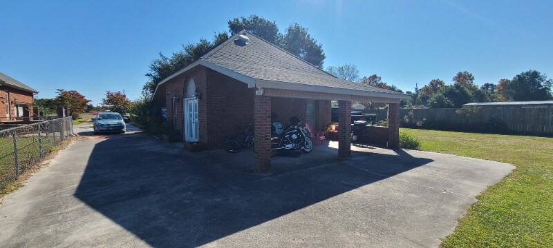 2732 White Oak River Rd in Maysville, NC - Building Photo