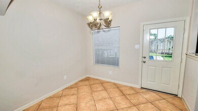 1724 Don Alejandro in Houston, TX - Building Photo - Building Photo