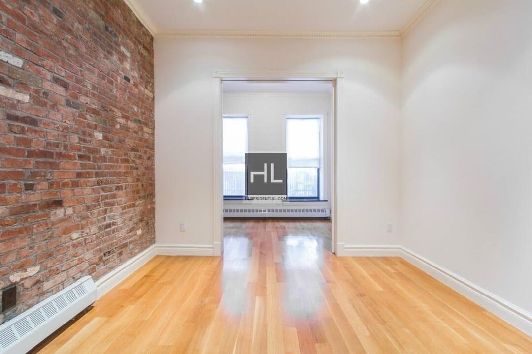 East 28th Street in New York, NY - Building Photo
