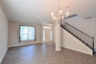 8000 Tonkinese Dr in Round Rock, TX - Building Photo - Building Photo