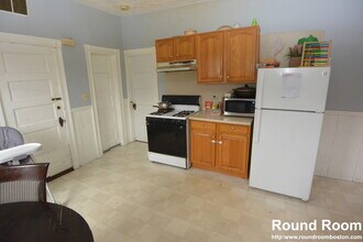 10 Brackett St, Unit 2 in Boston, MA - Building Photo - Building Photo