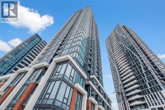 25 Wellington St S in Kitchener, ON - Building Photo - Building Photo