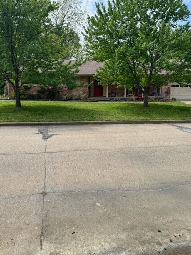 1217 SE Greystone Ave in Bartlesville, OK - Building Photo - Building Photo