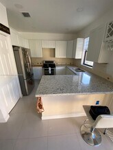 3399 W 90th Terrace in Hialeah, FL - Building Photo - Building Photo