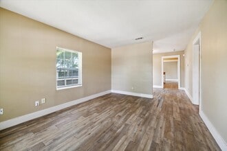 3324 Bacchus St in Houston, TX - Foto de edificio - Building Photo