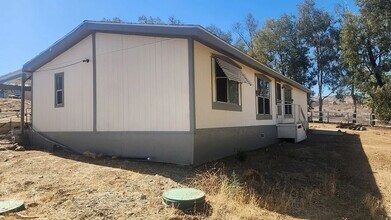 20600 Little Valley Rd in Perris, CA - Building Photo - Building Photo