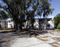 River Garden Apartments in Titusville, FL - Foto de edificio - Building Photo