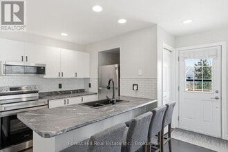 23 Dawson Dr in Collingwood, ON - Building Photo - Building Photo
