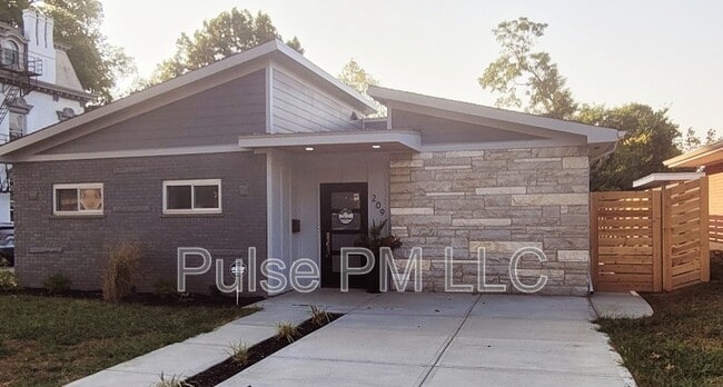 property at 209 Levassor Pl