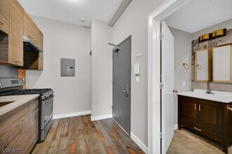 180 Spring St in Newton, NJ - Building Photo - Building Photo