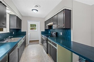 855 Jan Cir in Siloam Springs, AR - Building Photo - Building Photo