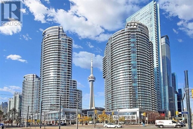 8-1608 York St in Toronto, ON - Building Photo - Building Photo