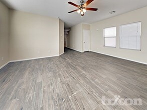 8505 N 64th Ln in Glendale, AZ - Foto de edificio - Building Photo