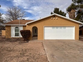 305 Sunrise Rd in Roswell, NM - Building Photo