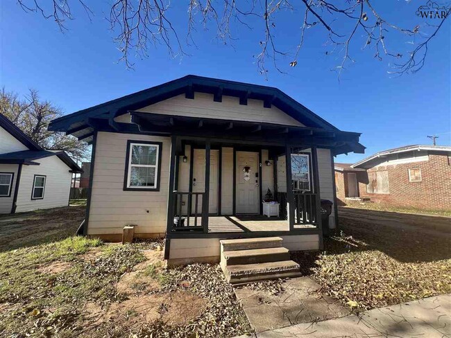 property at 1102 Bluff St