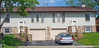 1301 S Thompson Dr in Madison, WI - Building Photo