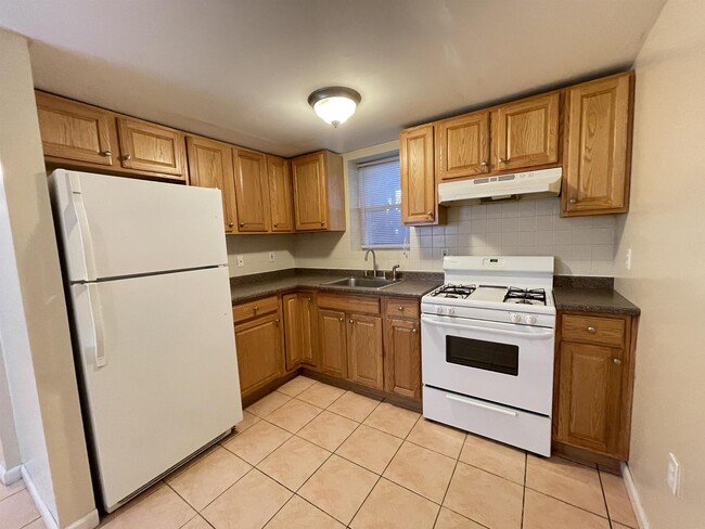39 Zabriskie St in Jersey City, NJ - Building Photo - Building Photo