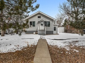 Excellent 3-Bed, 2-Bath Home in Heart of Cheyenne, WY! in Cheyenne, WY - Building Photo