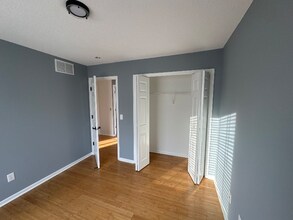 951 Trenton Ln N in Plymouth, MN - Foto de edificio - Building Photo